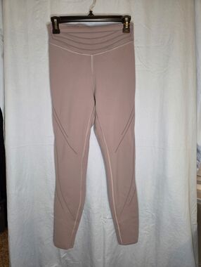 G433. Lululemon Get In Line Super High-Rise Tight in Violet Verbena - Size 8